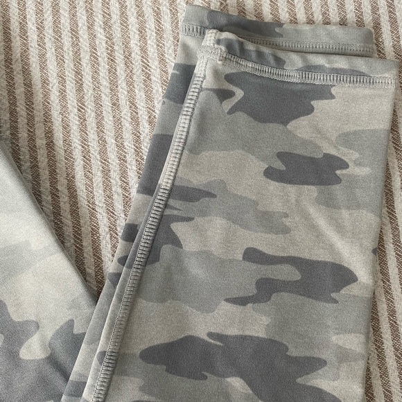 Light Gray Camouflage Leggings - Picture 2 of 2
